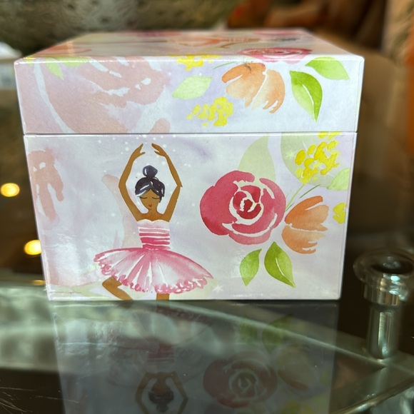 Jewelkeeper Ballerina 🩰 Musical Jewelry Box - Picture 6 of 10